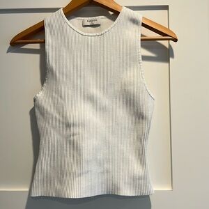 Babaton sculpting top, white size Small